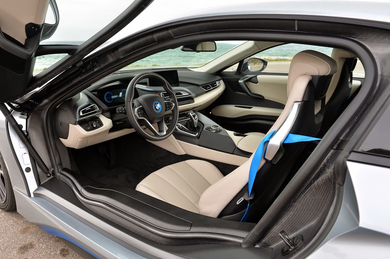 BMW i8 салон